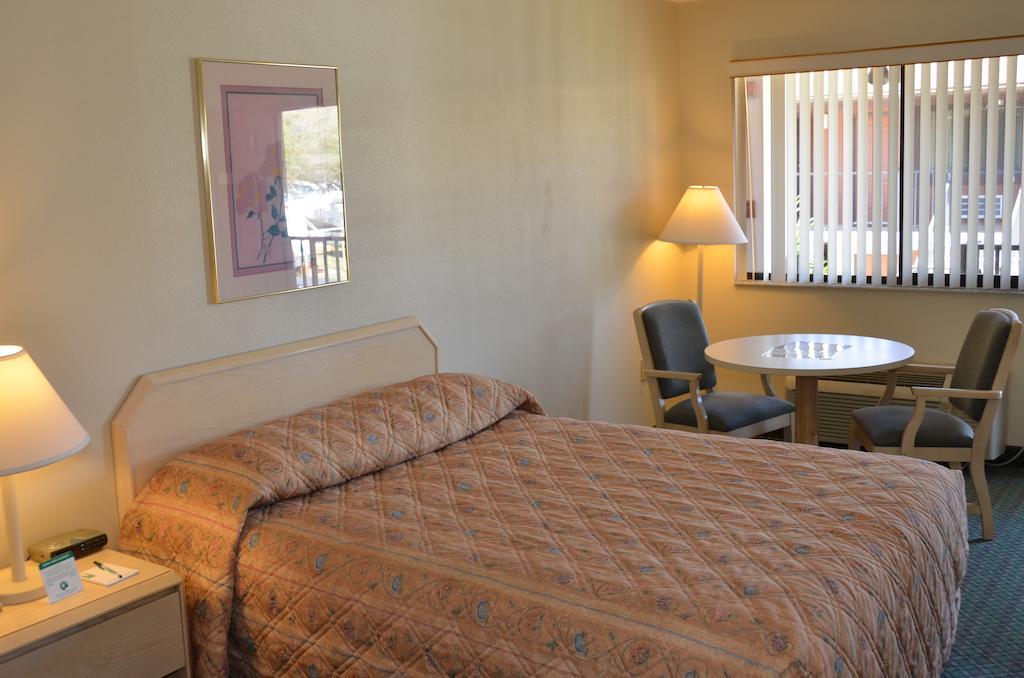 Cypress Cove Nudist Resort Poinciana Pokój zdjęcie