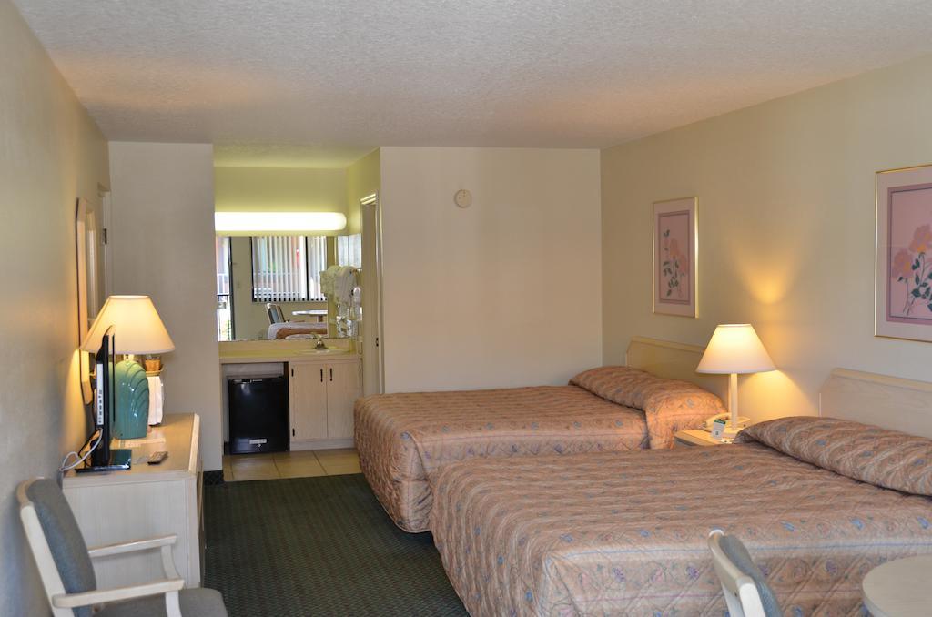 Cypress Cove Nudist Resort Poinciana Pokój zdjęcie